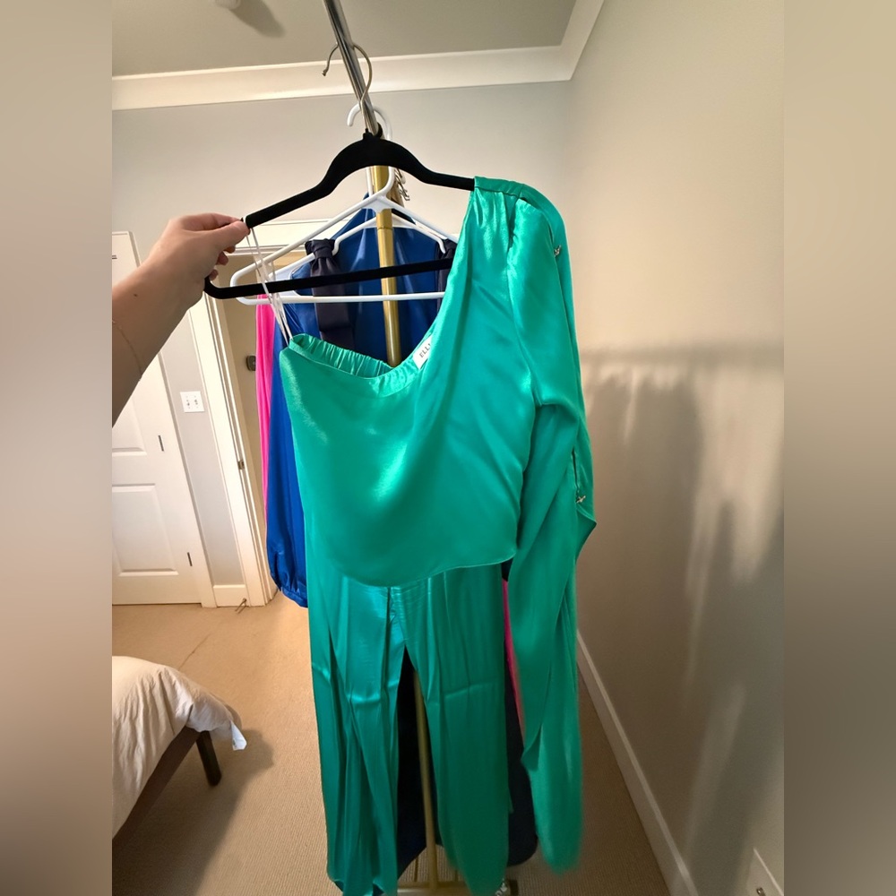 Elliatt Teal Satin One-Shoulder Top + Pant set